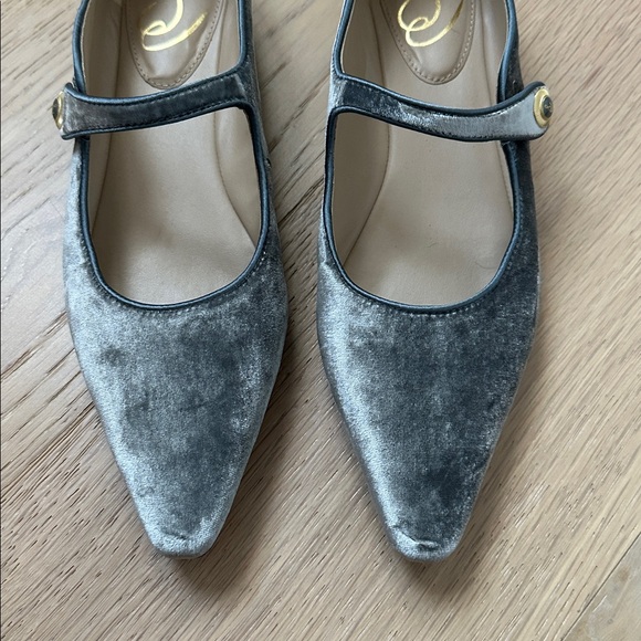Silver grey velvet Mary Jane flats - Picture 4 of 10